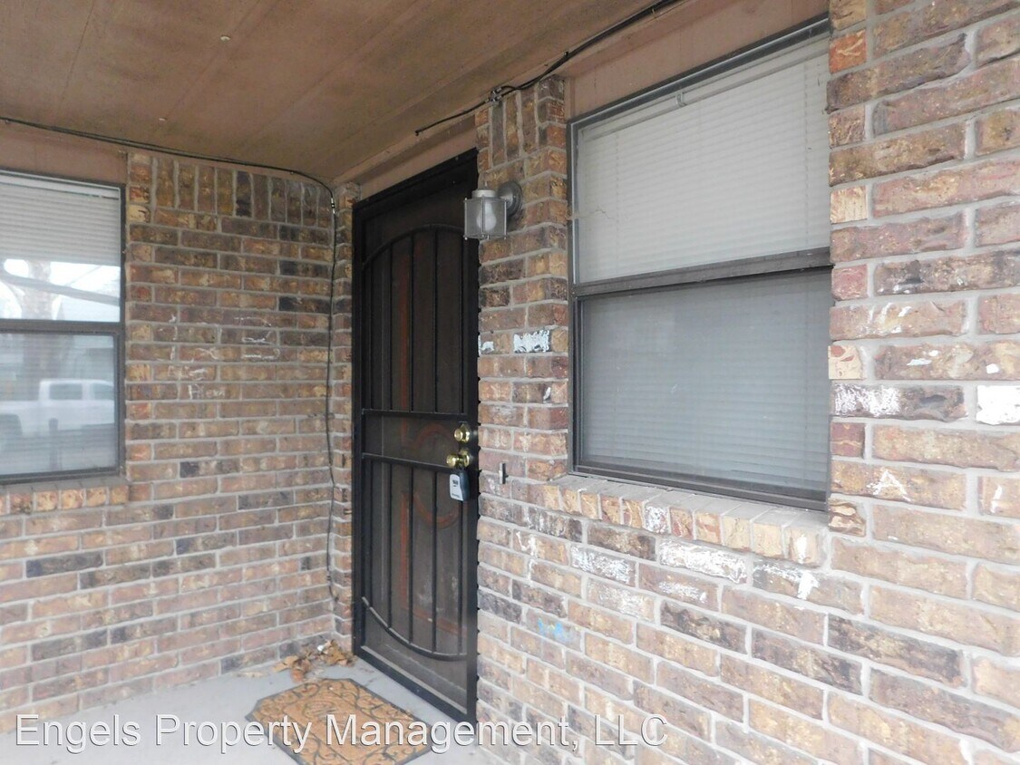 Foto principal - 1403 E Zimmerly St