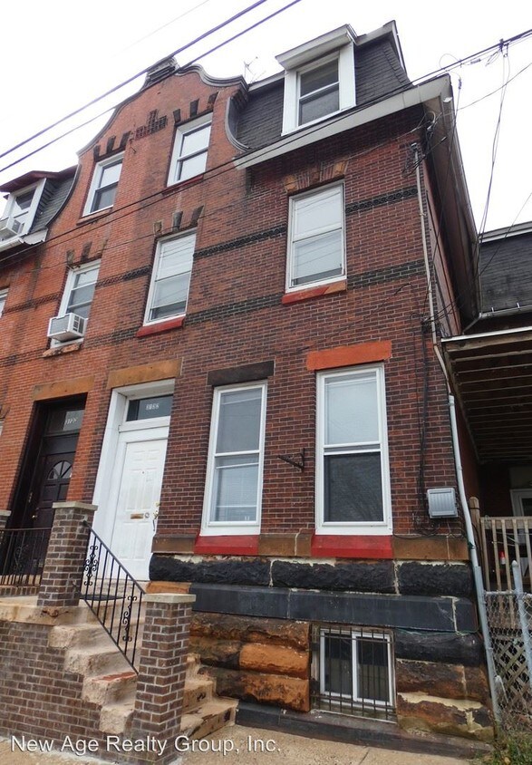 Primary Photo - 3132 Mantua Ave