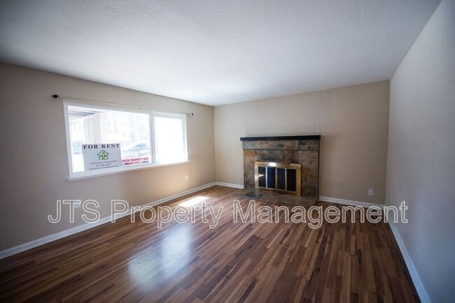 Building Photo - 3693 Alder Ave