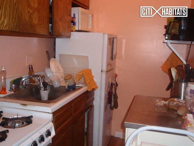 Foto del edificio - 329 W 101st St