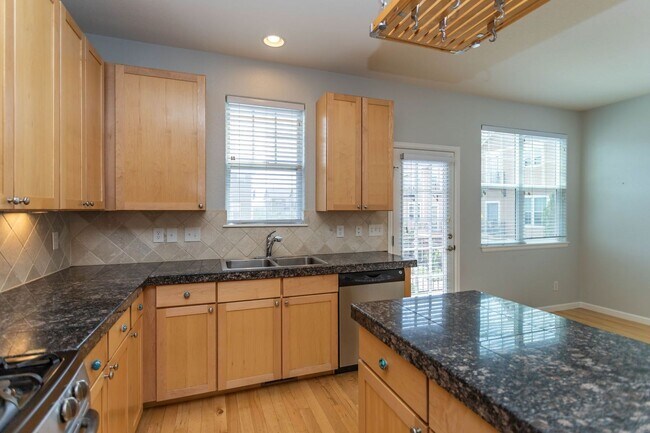 Foto del edificio - Downtown Living with Style & Views!
