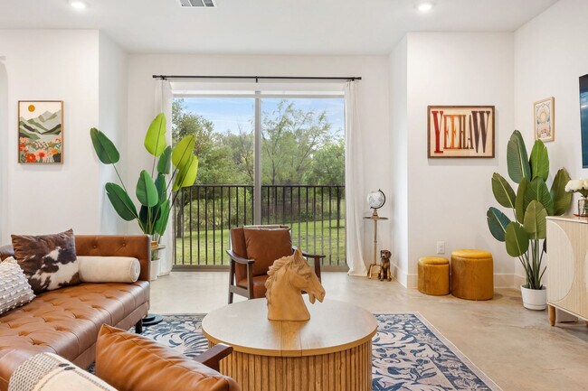 Foto del edificio - 7522 1/2 West Slaughter Lane-SI FL3-ID1537450P