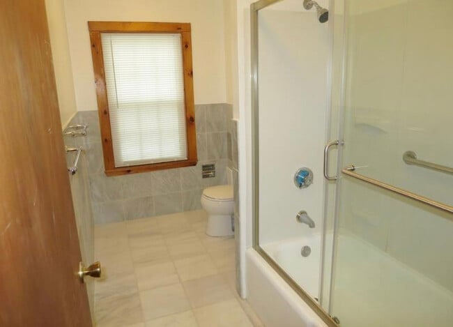 Building Photo - 90 Wallace St