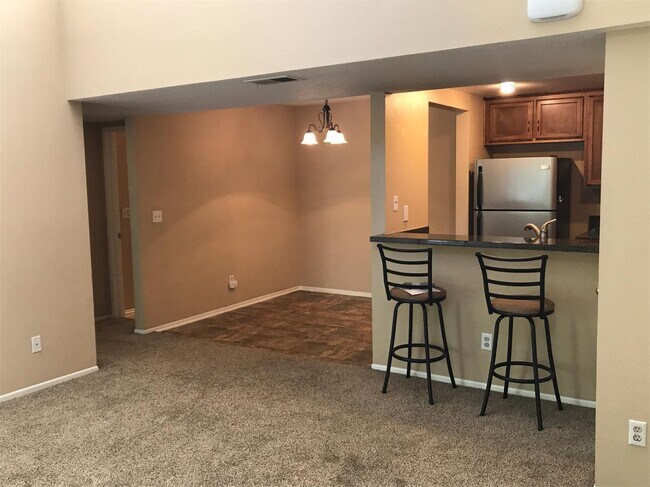 Foto del edificio - 24105 Del Monte Dr.