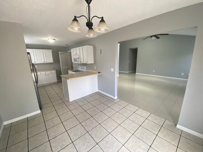 Building Photo - 236 Persimmon Trail