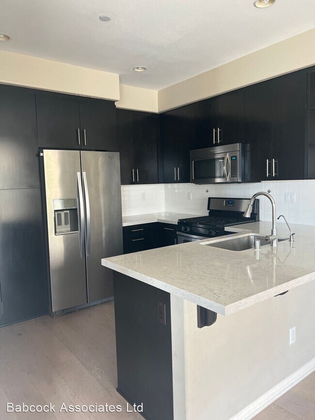Building Photo - 2 br, 2.5 bath House - 15321 Jasmine Lane ...