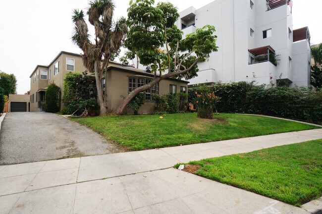 Foto del edificio - 10614 Kinnard Ave