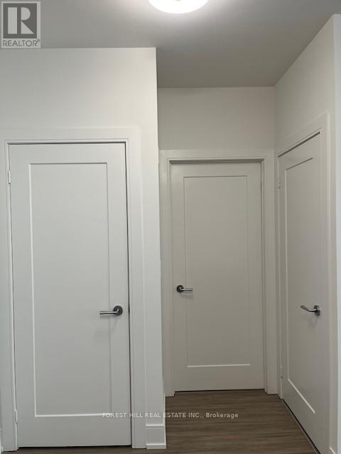 Photo du bâtiment - 310 Tweedsmuir Ave