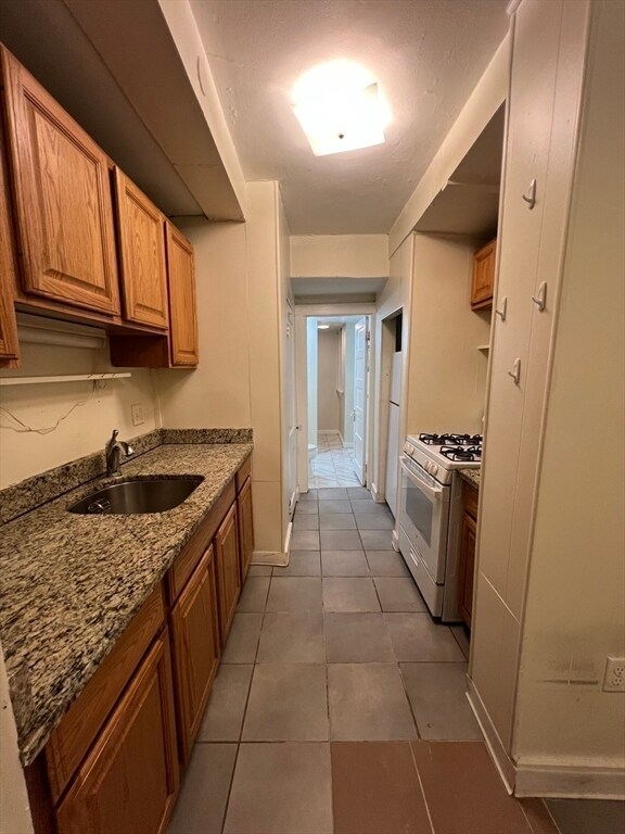 Foto del edificio - 187 Winthrop Rd