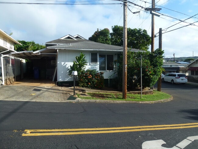 Photo - 1001 Belser St House