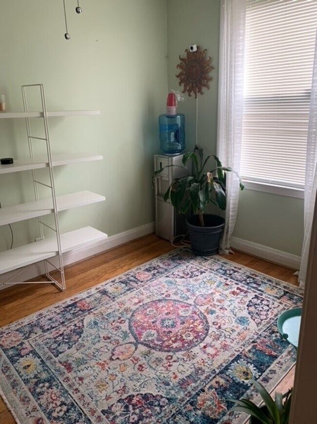 Foto del edificio - Beautiful 2-Bedroom Parkville Townhome wit...