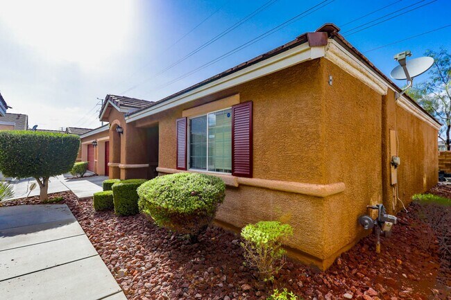 Foto del edificio - Beautiful, Single Story, 2 bed, 2 bath, To...