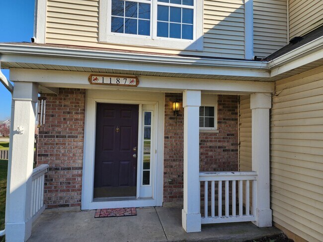 Building Photo - 1187 Spinnaker St