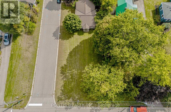 Photo du bâtiment - 738 Mt Pleasant Rd