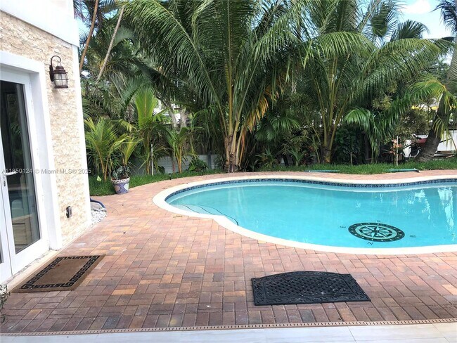 Foto del edificio - 1524 Argyle Dr