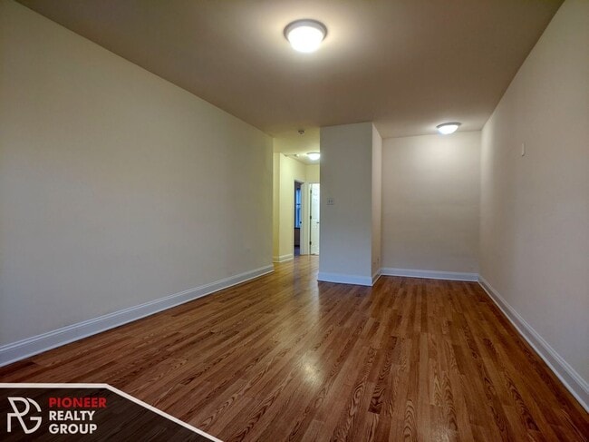 Building Photo - 2600 N Kimball Ave