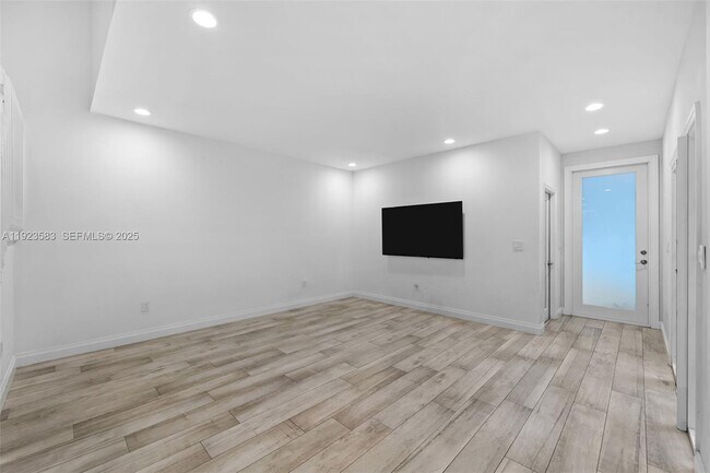 Foto del edificio - 1240 Weeping Willow Way