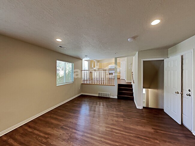 Building Photo - 1352 N 100 W