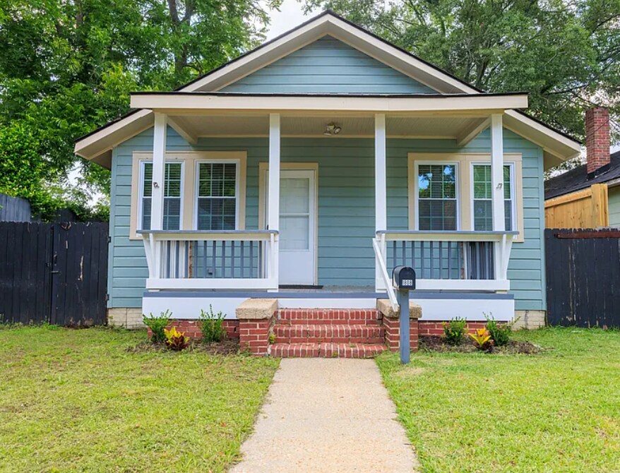 Foto principal - 1808 Success St