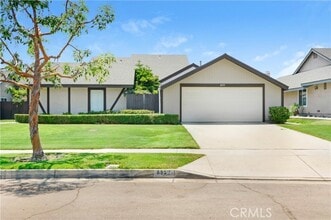 Building Photo - 8555 Sandalwood Ct