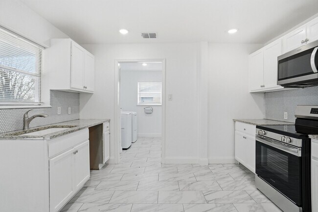 Foto del edificio - 3822 W Calgary Ct