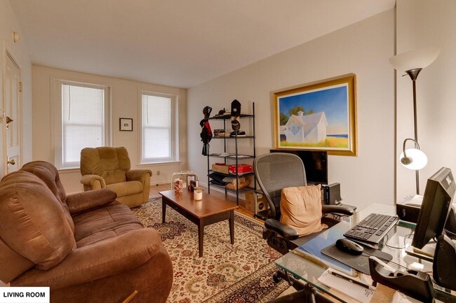 Spacious Living Room - 513 1/2 W James St