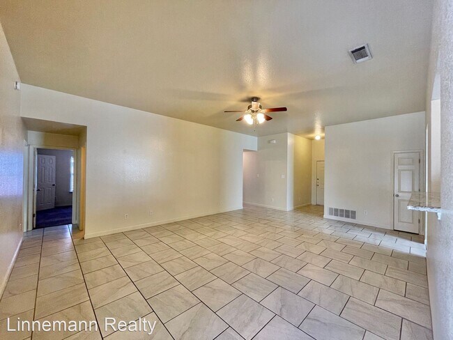 Building Photo - 5 br, 2.5 bath House - 2403 Lavender Lane