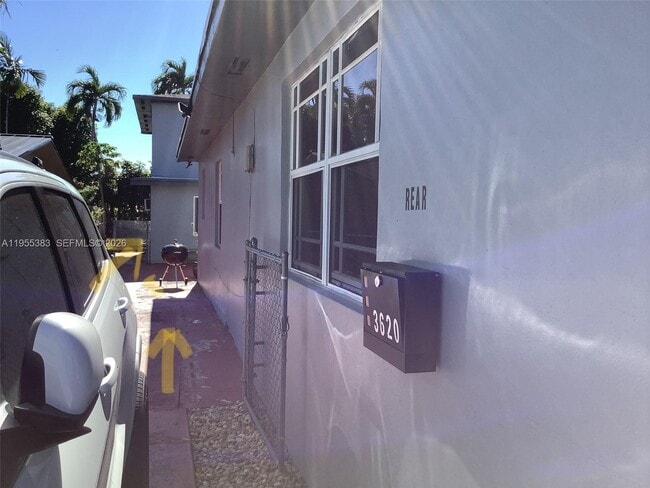 Foto del edificio - 3620 SW 13th Terrace