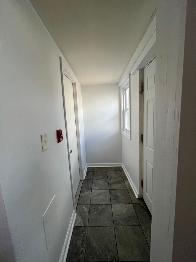 Foto del edificio - 2600 E Somerset St