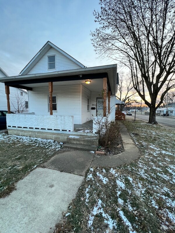 Primary Photo - 302 Harrison Ave