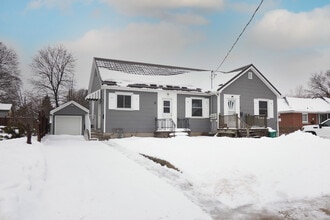 Building Photo - 4 Oliver Av