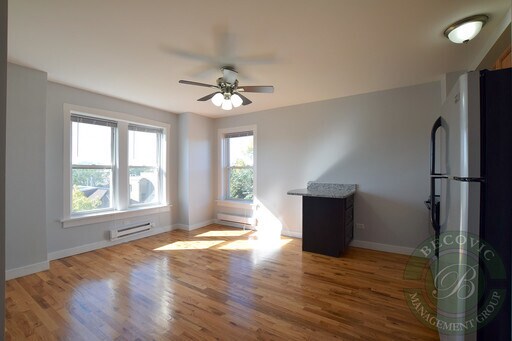 Building Photo - 7450 N Greenview Ave