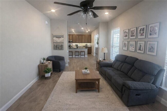 Foto del edificio - 3670 Macintosh Way