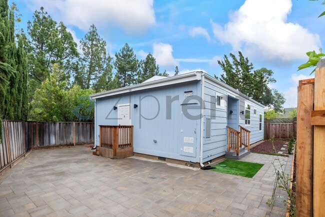 Foto del edificio - 10112 Westminster Ct