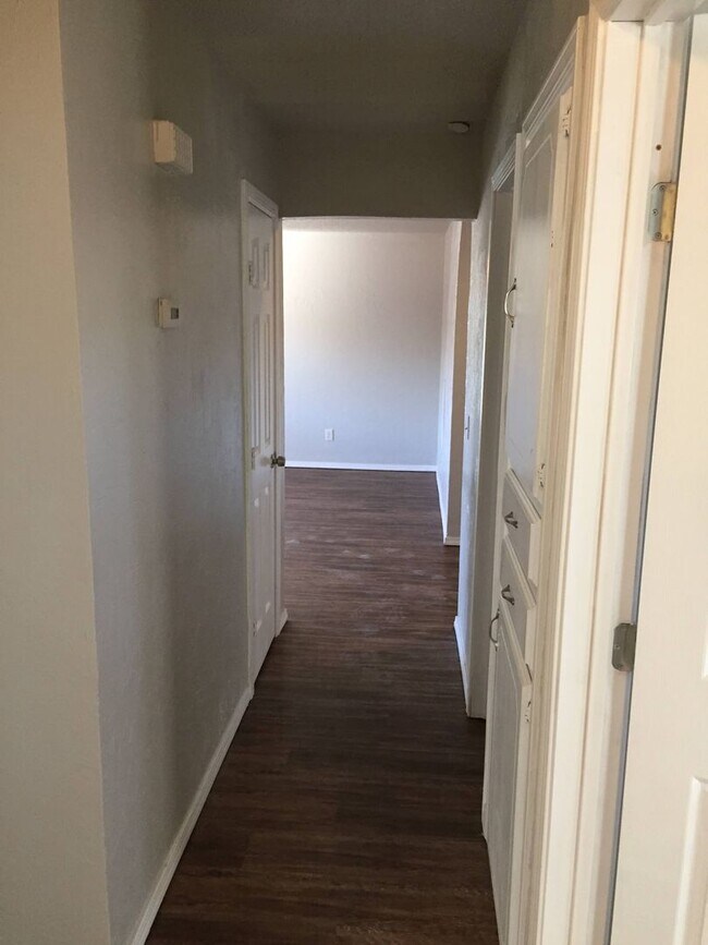 Foto del edificio - 3 bedrooms and 2 bath in Yukon