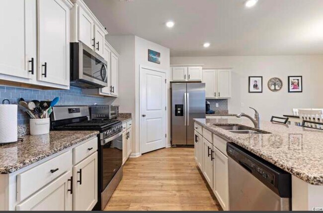 Building Photo - 979 Laurens Mill Dr