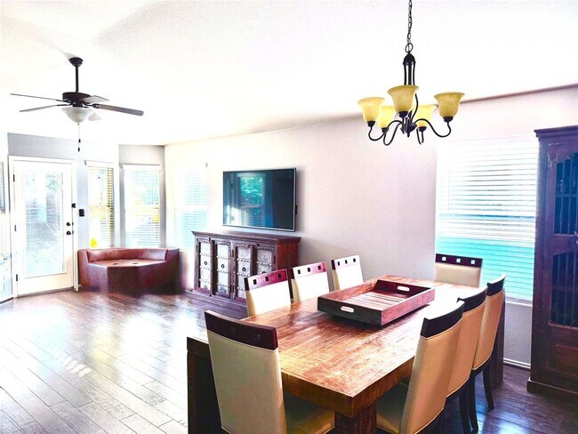 Foto del edificio - 2604 Garlic Creek Dr