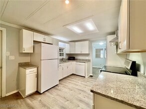 Building Photo - 13 Cannes Dr