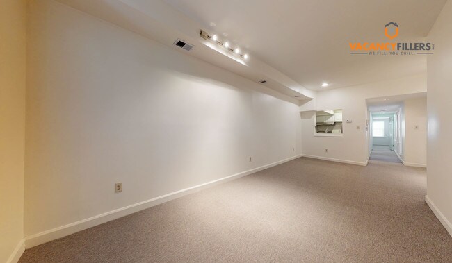 Building Photo - 731 S Bond St