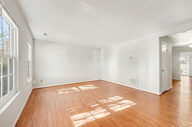 Foto del edificio - 4529 Leighann Ln