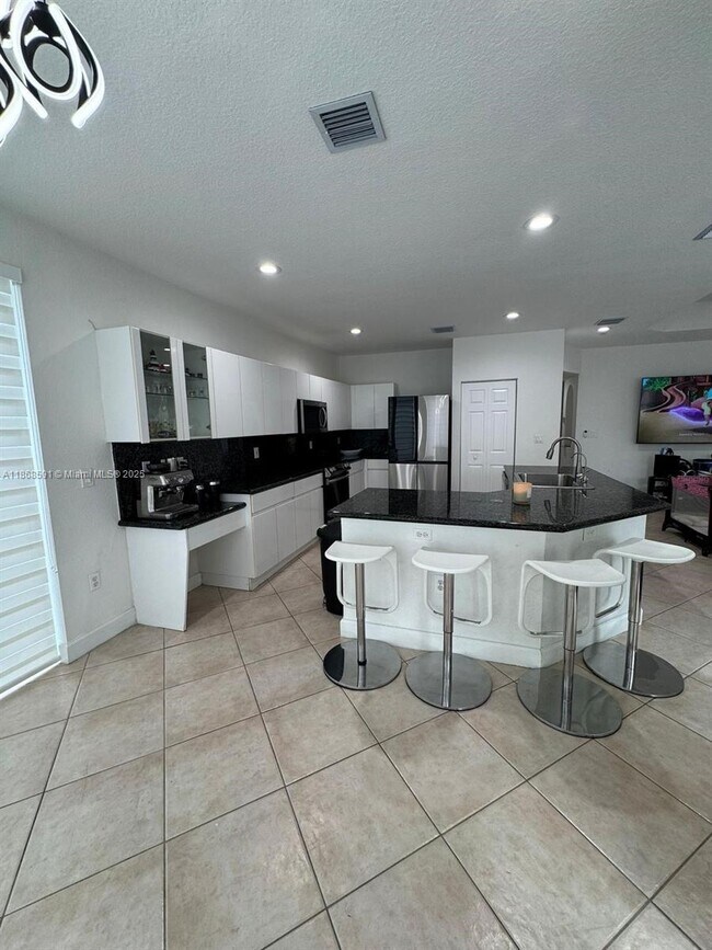 Foto del edificio - 10873 NW 71st St