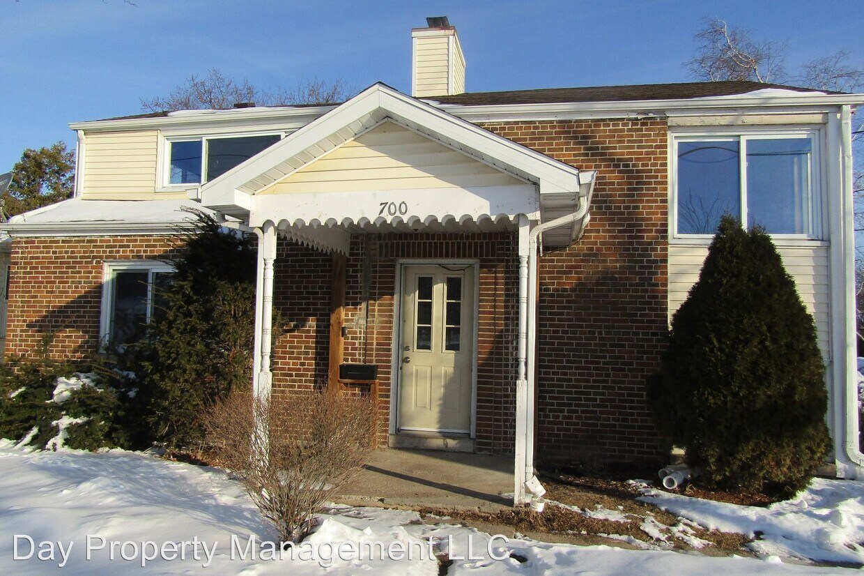 700 Kinzie Ct, Menasha, WI 54952 House Rental in Menasha, WI