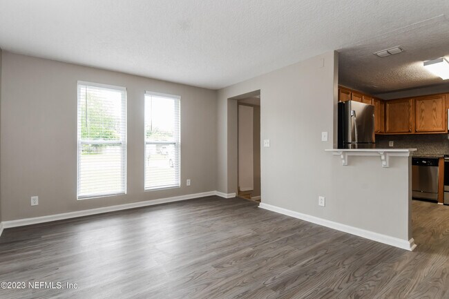 Building Photo - 10321 Dobell Rd