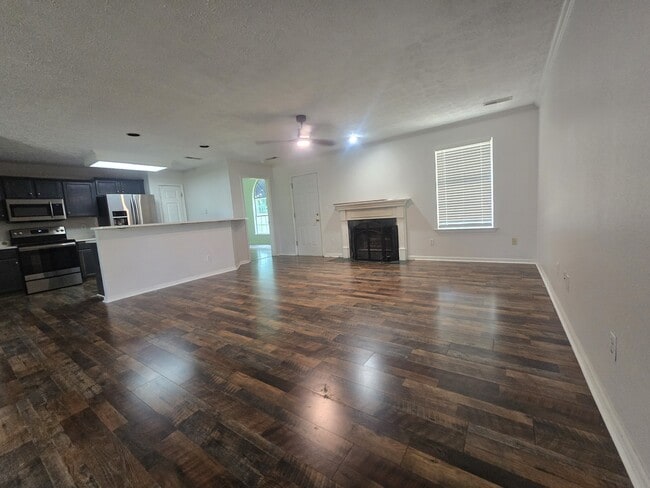 Foto del edificio - 2112 Spring Hill Cir