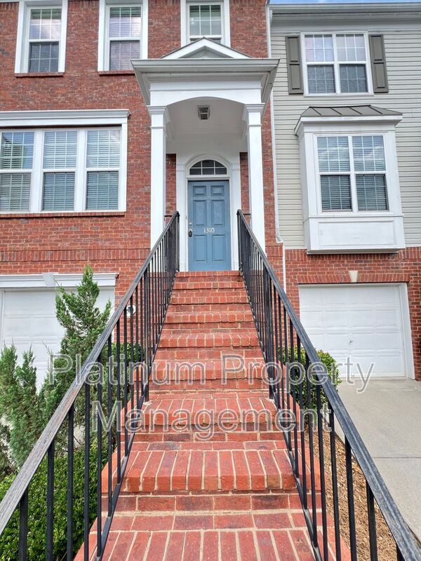 Building Photo - 1310 Thornborough Dr
