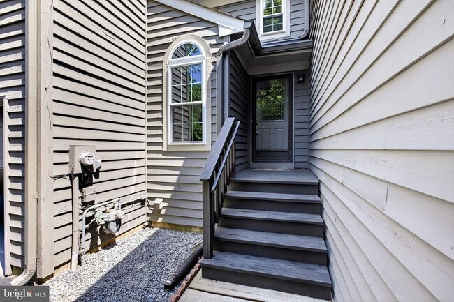 Building Photo - 34 Chicopee Dr