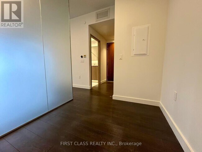 Photo du bâtiment - 95 McMahon Dr