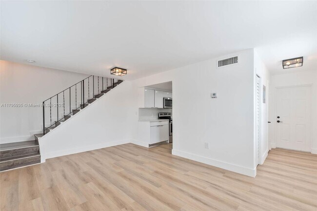 Foto del edificio - 1114 Douglas Rd