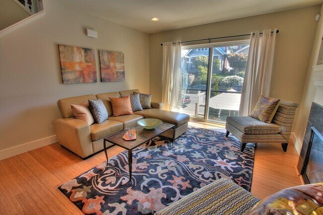 Foto del edificio - 3 bedroom in Seattle WA 98105