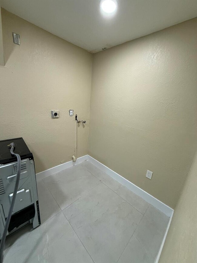 Photo - 2336 NW 35th St Apartment